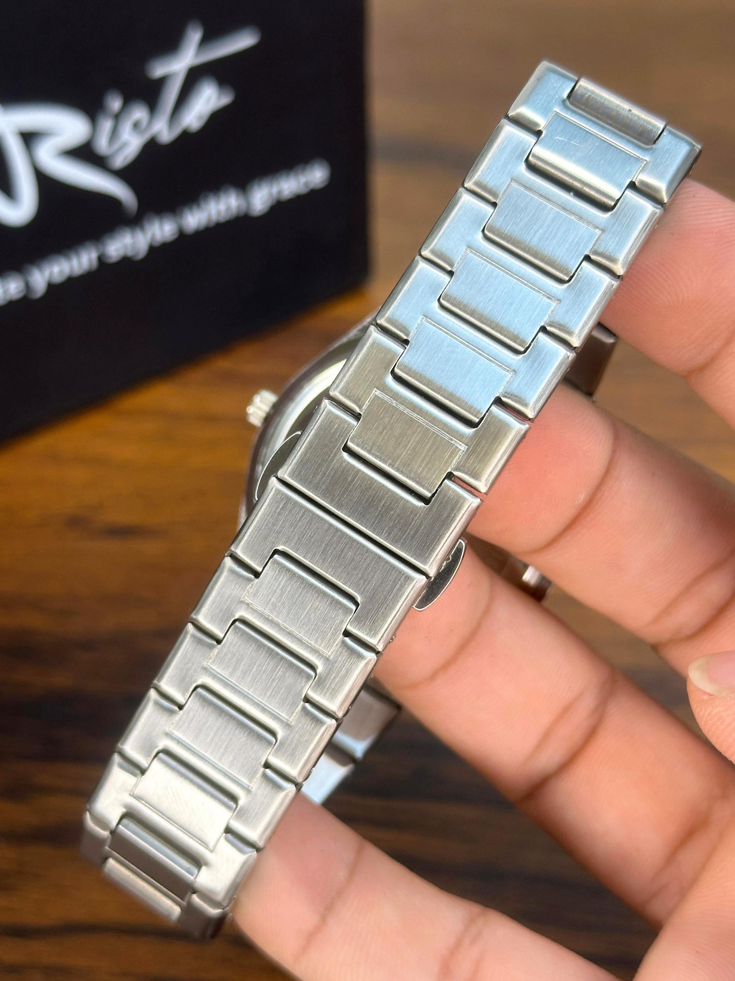 Limited Edition PRX 1853 - Mineral glass - Superlative Finish - Grid Black