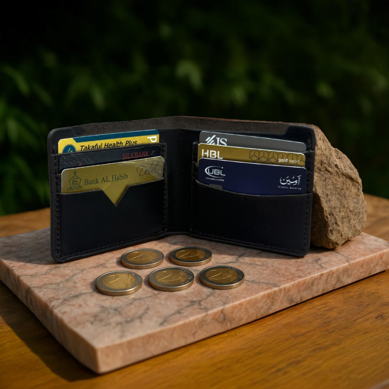 The Arrow - Classic Bi-Fold Leather Wallet - Black