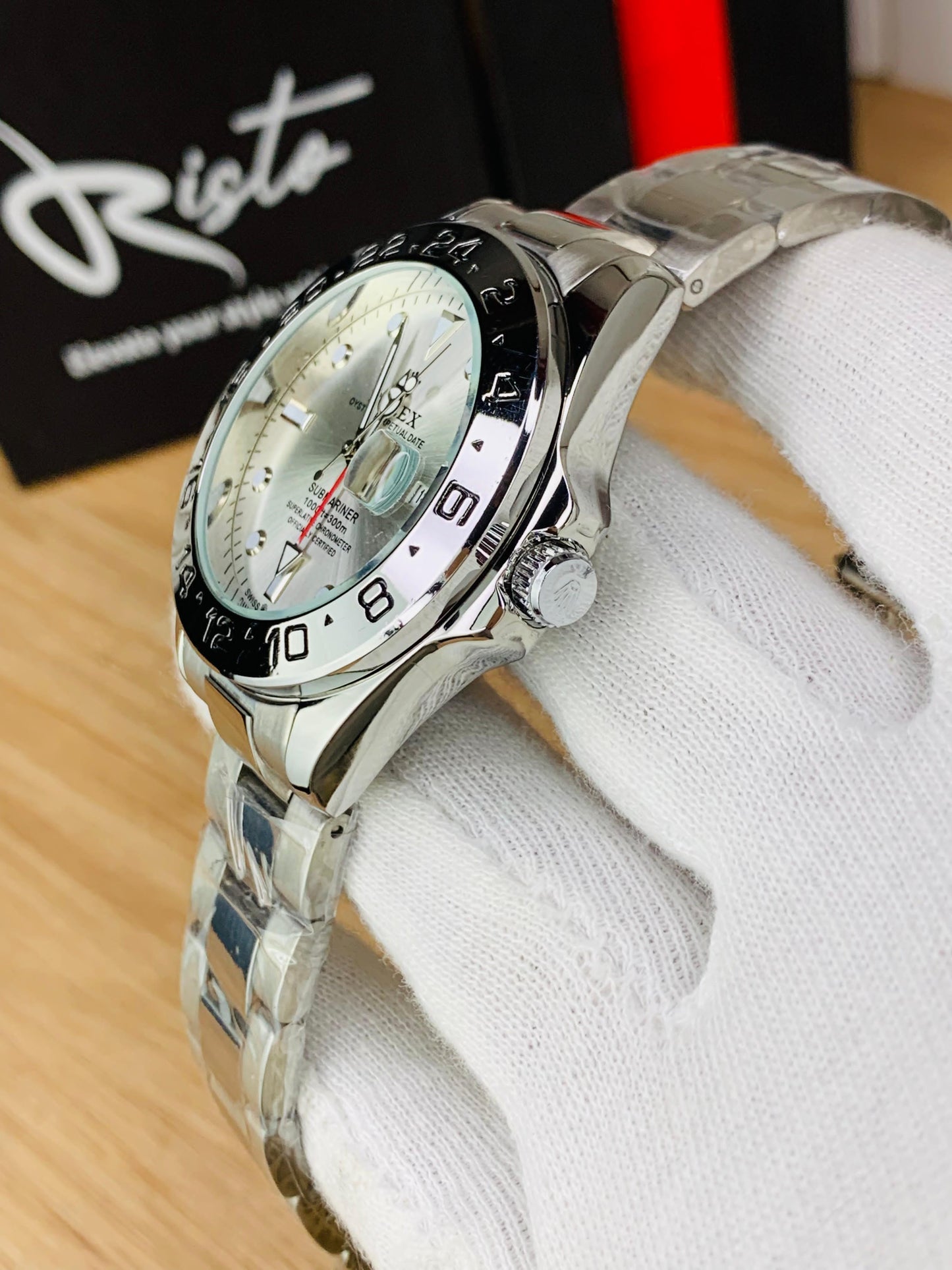 RLX | Luxury Explorer | 16570