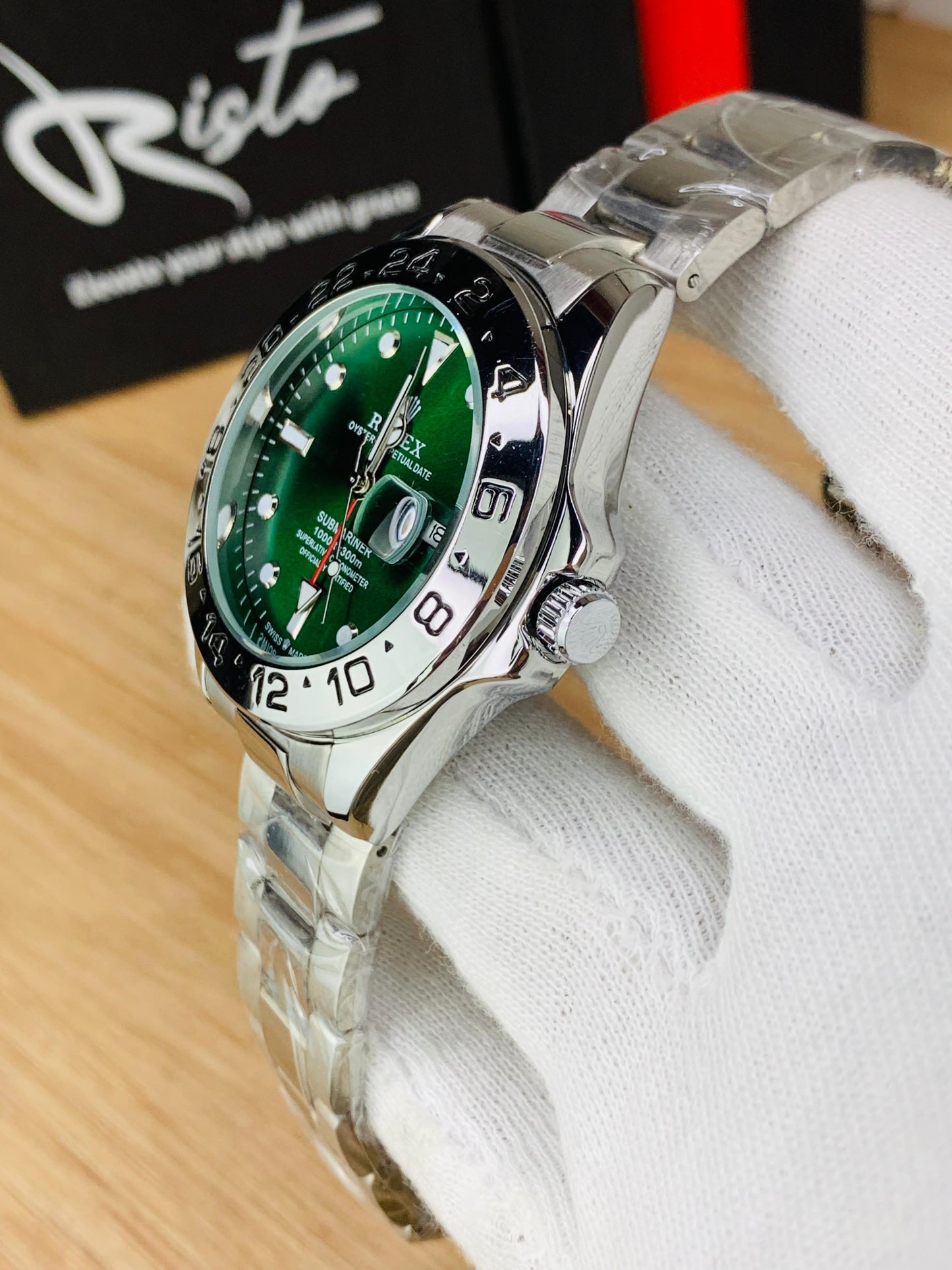 RLX | Luxury Explorer | 16570