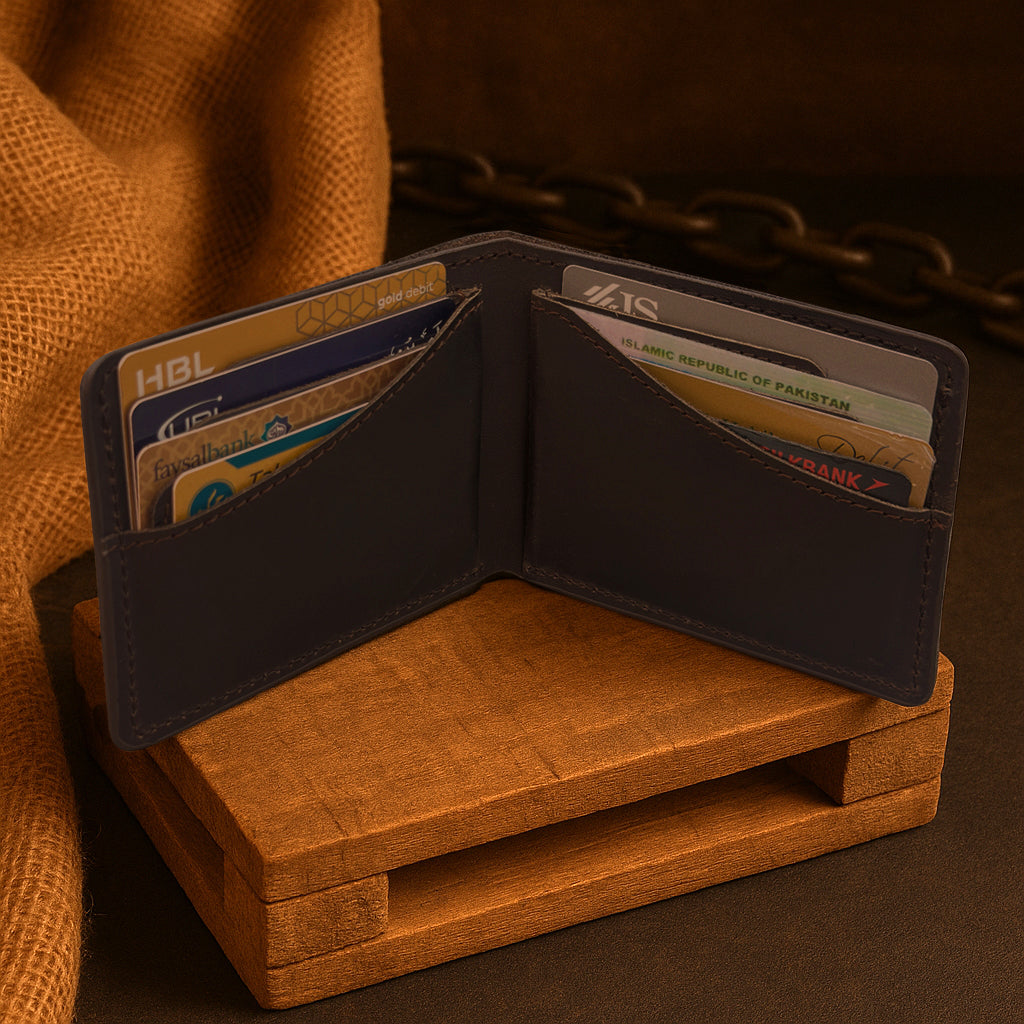 The Curve - A Leather Bifold Wallet - Black