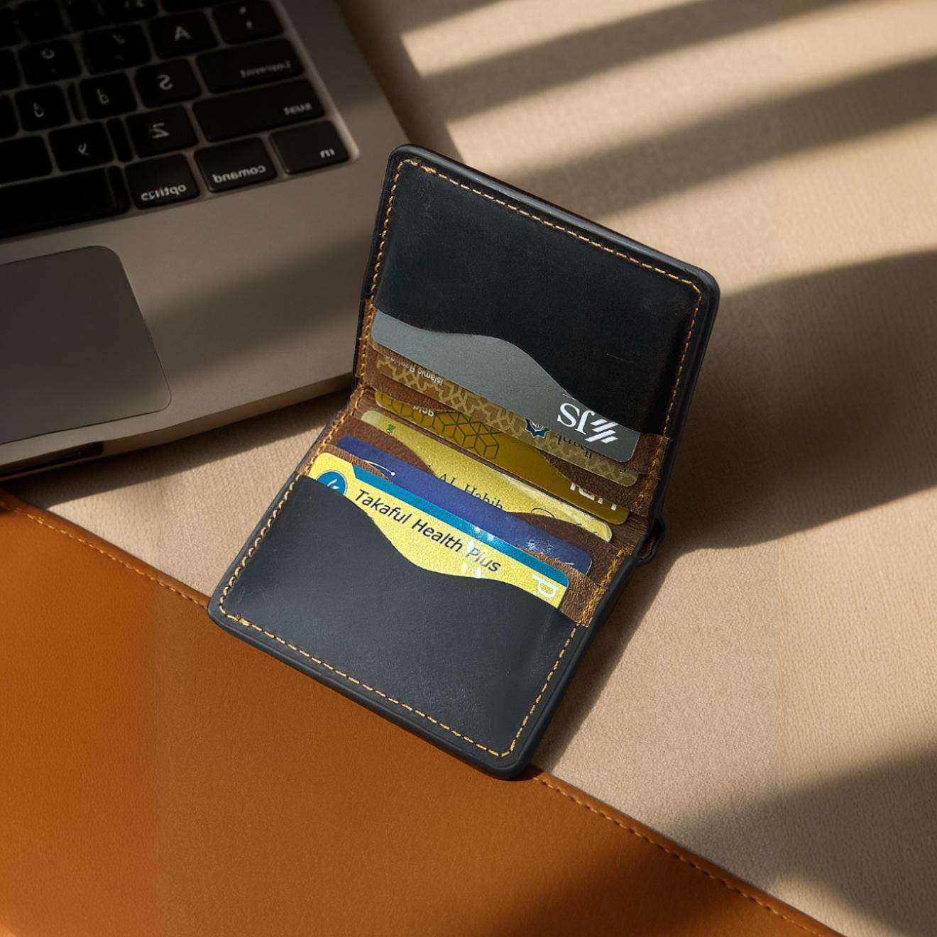 The Warp - Leather Cardholder Wallet - Brown/Black