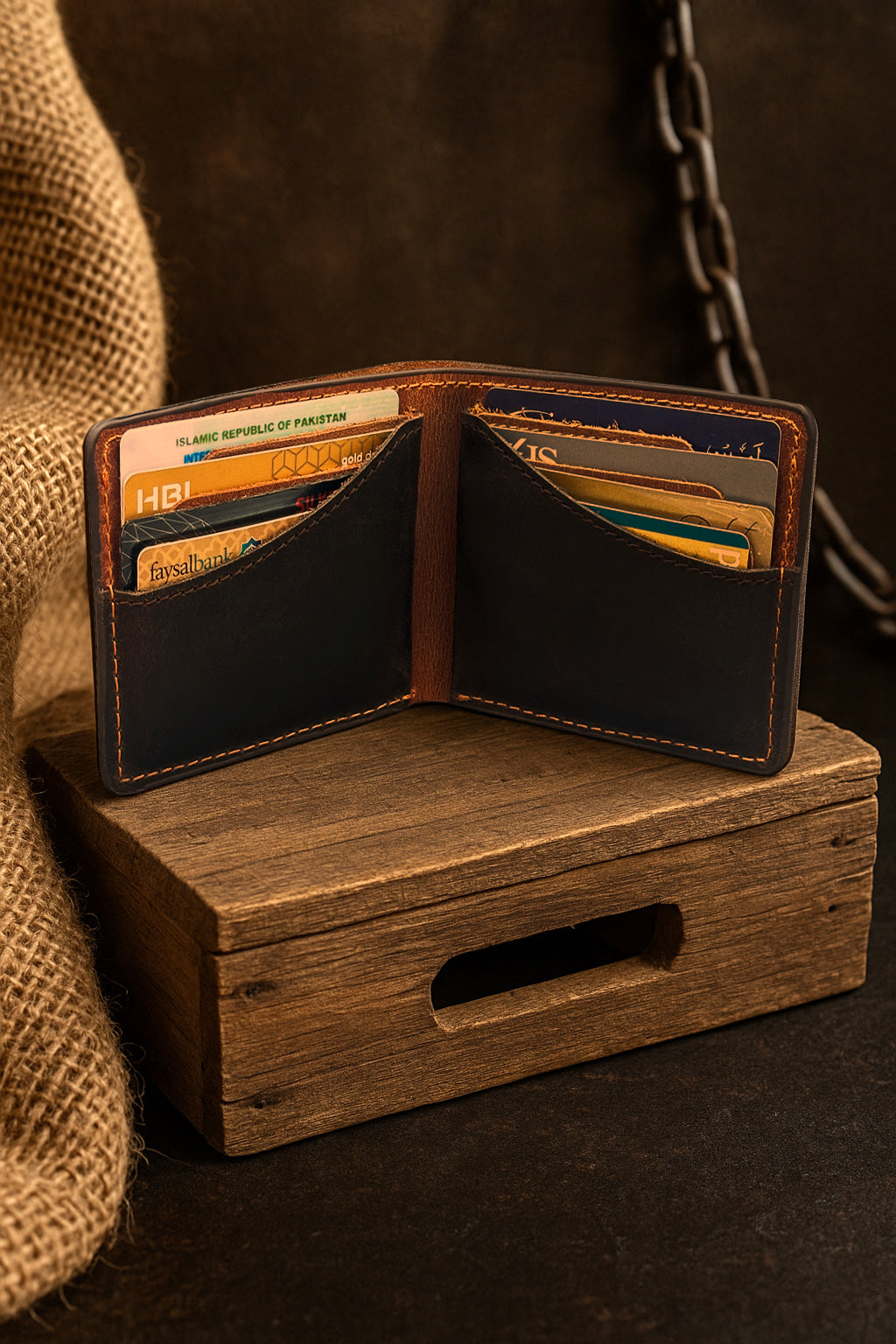 The Curve - A Leather Bifold Wallet - Brown/Black