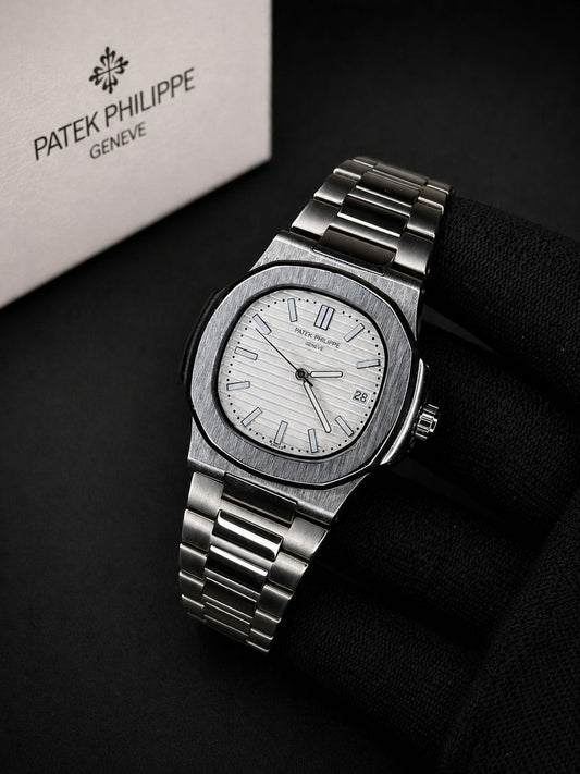 Patek Philippe Nautilus 5711/1A – Stainless Steel with Silver-White Ribbed Dial