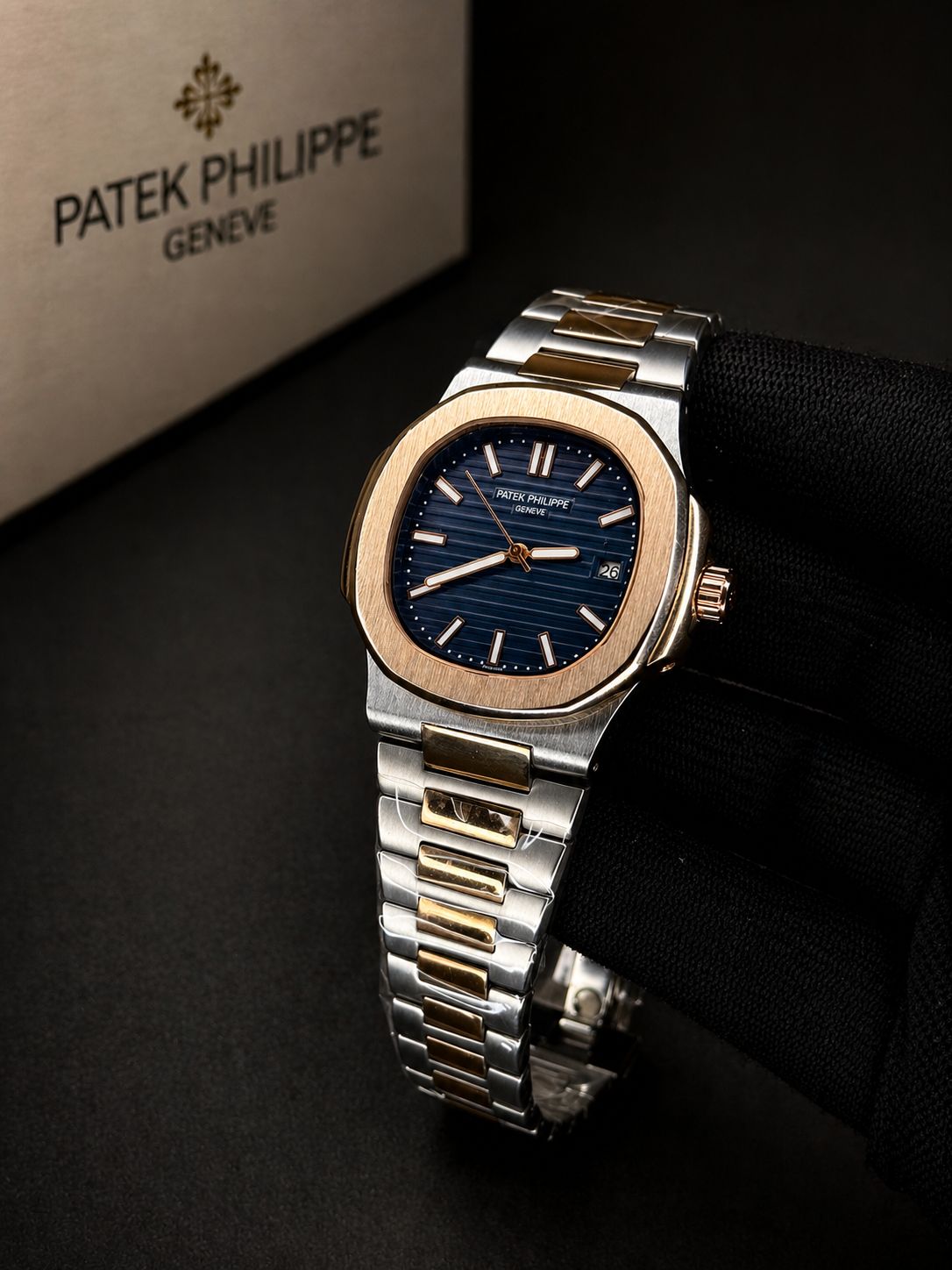 Patek Philippe Nautilus Two-Tone (Steel & 18k Rose Gold) 5711/1A – Blue Embossed Dial
